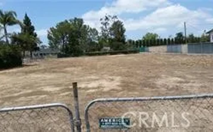 Pictures of Land property located at 1501 Lowell North, Santa Ana, CA 92706 for sales - image #1
