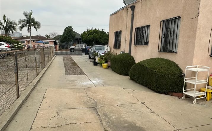 Pictures of Multifamily property located at 606 S Kern Avenue, East Los Angeles, CA 90022 for sales - image #1