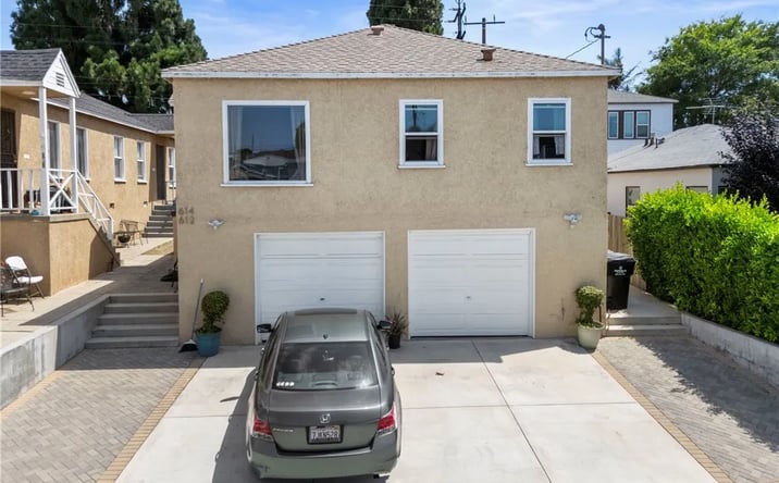 Pictures of Multifamily property located at 612 E Fairview Boulevard, Inglewood, CA 90302 for sales - image #1