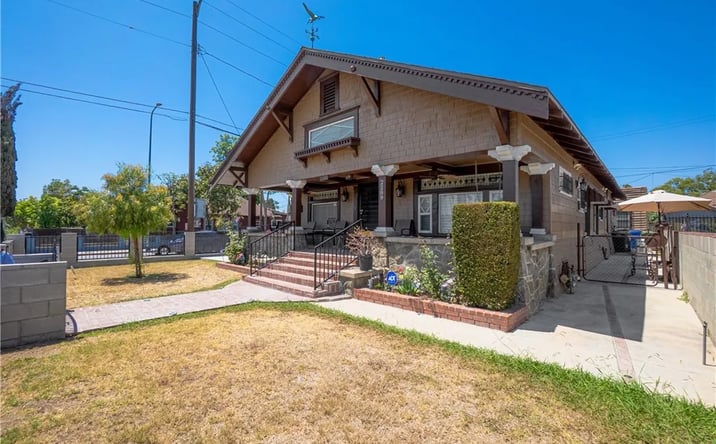 Pictures of Multifamily property located at 2289 W 29th Place, Los Angeles, CA 90018 for sales - image #1