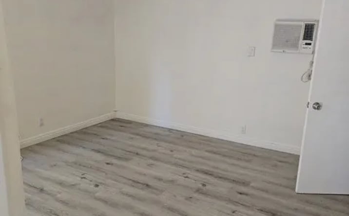 Pictures of Multifamily property located at 2467 California Street, Huntington Park, CA 90255 for sales - image #1