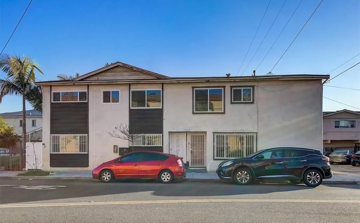 Pictures of Multifamily property located at 2122 E 10th Street, Long Beach, CA 90804 for sales - image #1