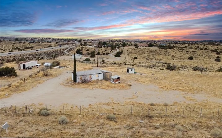 Pictures of Land property located at 9770 Verbena, Oak Hills, CA 92344 for sales - image #1