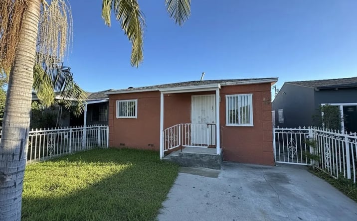 Pictures of Multifamily property located at 802 E 111th, Los Angeles, CA 90059 for sales - image #1