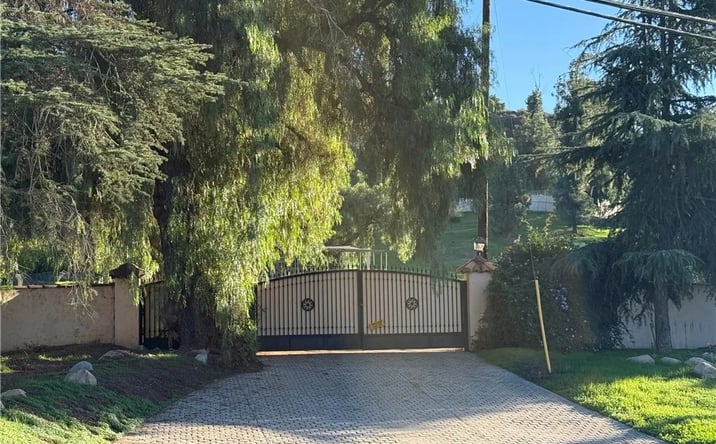 Pictures of Land property located at 9528 N Sunland Blvd, Shadow Hills, CA 91040 for sales - image #1