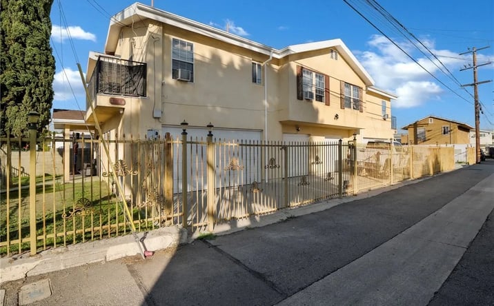 Pictures of Multifamily property located at 7114 El Selinda Ave, Bell Gardens, CA 90201 for sales - image #1
