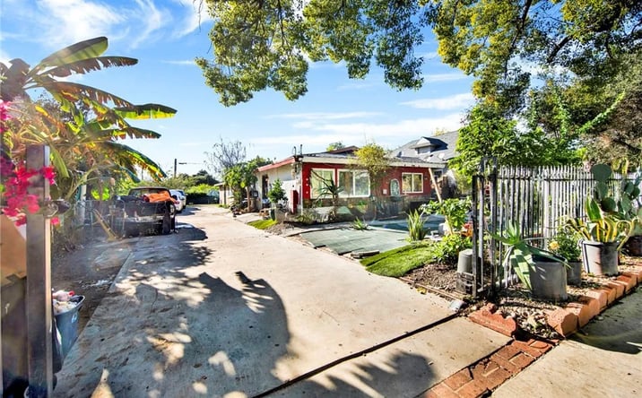 Pictures of Multifamily property located at 691 Lincoln Avenue, Pasadena, CA 91103 for sales - image #1