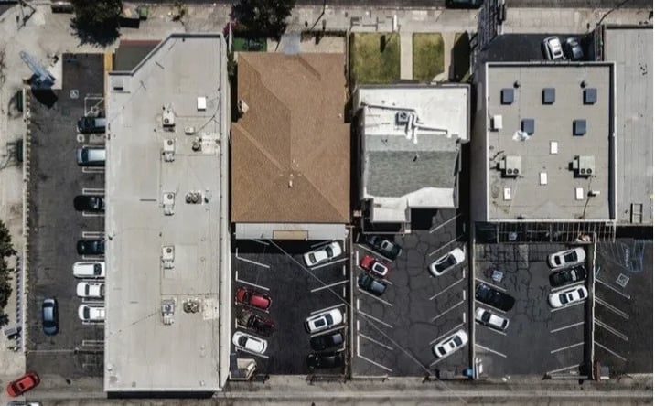 Pictures of Multifamily property located at 811 S Vermont, Los Angeles, CA 90005 for sales - image #1