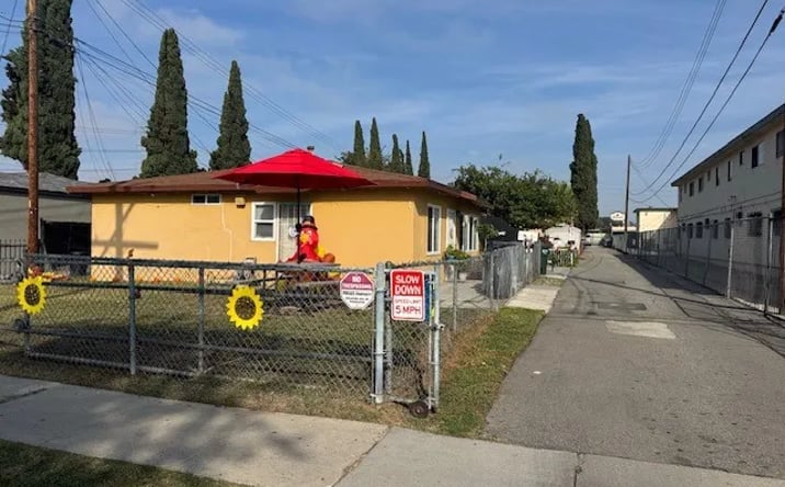 Pictures of Multifamily property located at 5523 Gotham Avenue, Bell Gardens, CA 90201 for sales - image #1