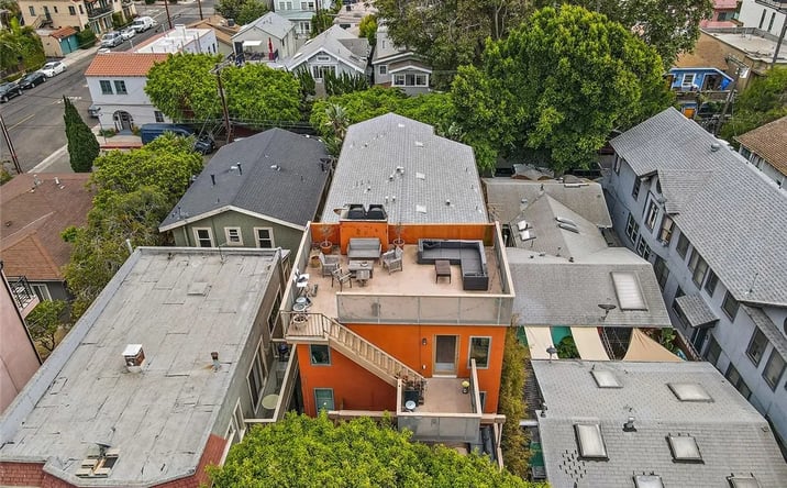 Pictures of Multifamily property located at 241 Horizon Avenue, Venice, CA 90291 for sales - image #1