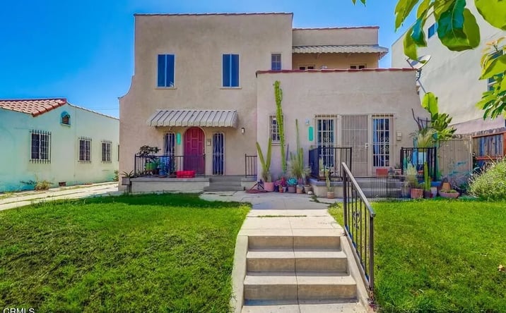 Pictures of Multifamily property located at 833-835 N Ridgewood Place, Los Angeles, CA 90038 for sales - image #1