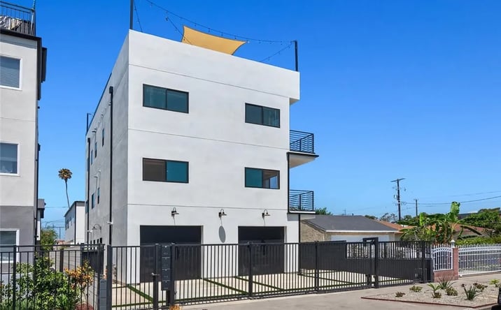 Pictures of Multifamily property located at 2633 S Cochran, Los Angeles, CA 90016 for sales - image #1