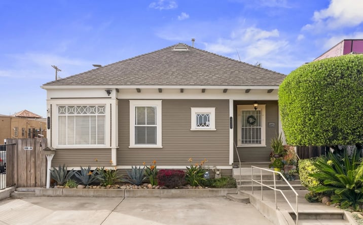 Pictures of Multifamily property located at 4020-22 Front St, San Diego, CA 92103 for sales - image #1
