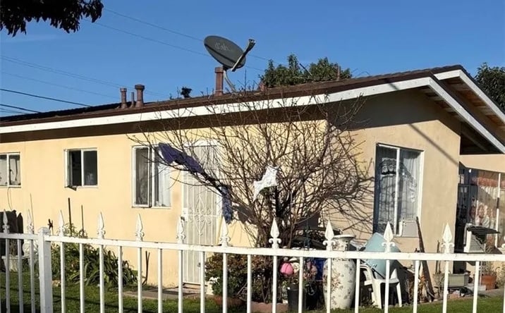 Pictures of Multifamily property located at 22438 Claretta, Hawaiian Gardens, CA 90716 for sales - image #1