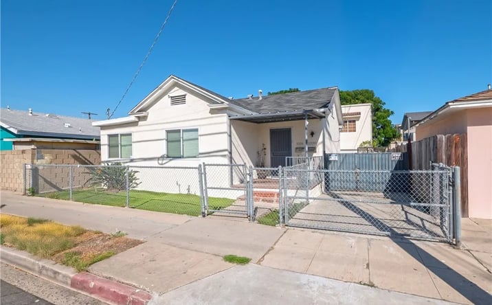 Pictures of Multifamily property located at 1316 S Grand, San Pedro, CA 90731 for sales - image #1