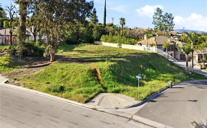 Pictures of Land property located at Fairway, Redlands, CA 92373 for sales - image #1