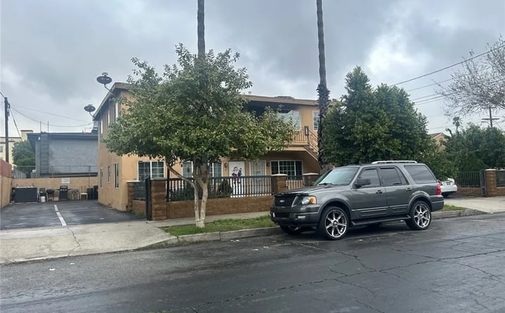 Pictures of Multifamily property located at 6905 Agnes, North Hollywood, CA 91605 for sales - image #1