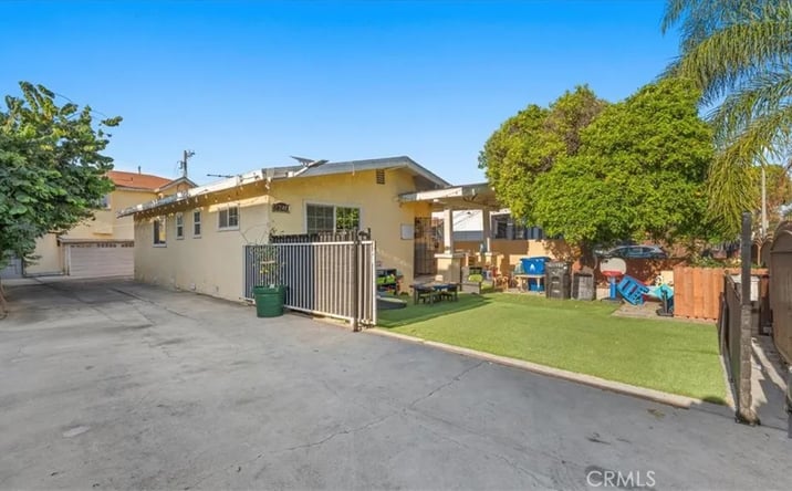 Pictures of Multifamily property located at 2740 Fairmount, Los Angeles, CA 90033 for sales - image #1