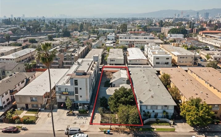 Pictures of Multifamily property located at 955 N Normandie, Los Angeles, CA 90029 for sales - image #1