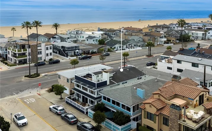 Pictures of Multifamily property located at 203 8th, Newport Beach, CA 92661 for sales - image #1