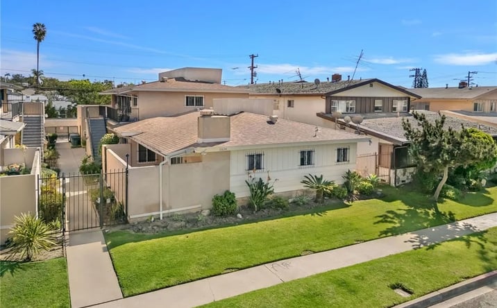 Pictures of Multifamily property located at 10634 Crenshaw Blvd, Inglewood, CA 90303 for sales - image #1
