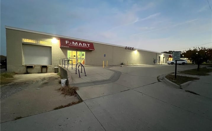Pictures of Industrial, Retail property located at 530 Colorado Street, Lawrence, KS 66044 for sales - image #1