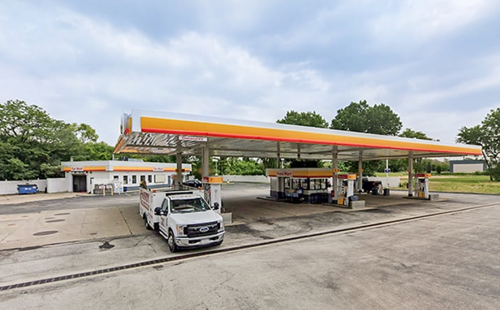 Pictures of Retail property located at 500 E Lake St, Addison, IL 60101 for sales - image #1