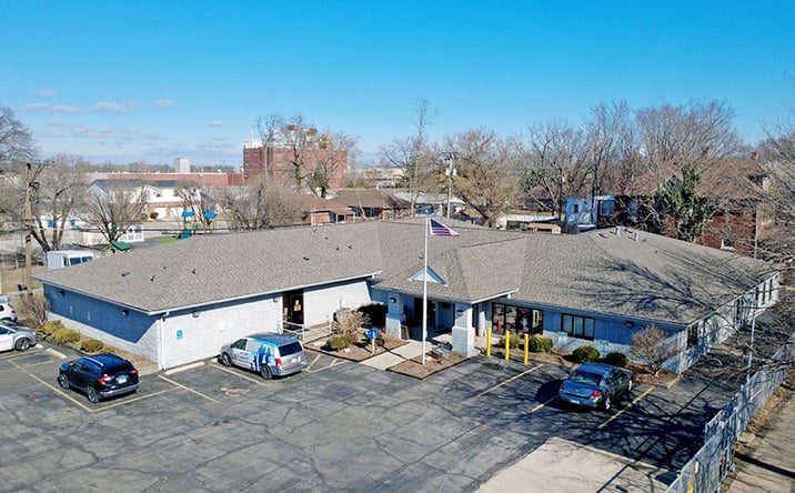 Pictures of Retail property located at 1249 20th St, Granite City, IL 62040 for sales - image #1