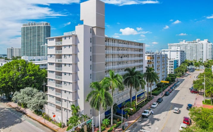Pictures of Retail property located at 1300 Lincoln Rd, Miami Beach, FL 33139 for sales - image #1