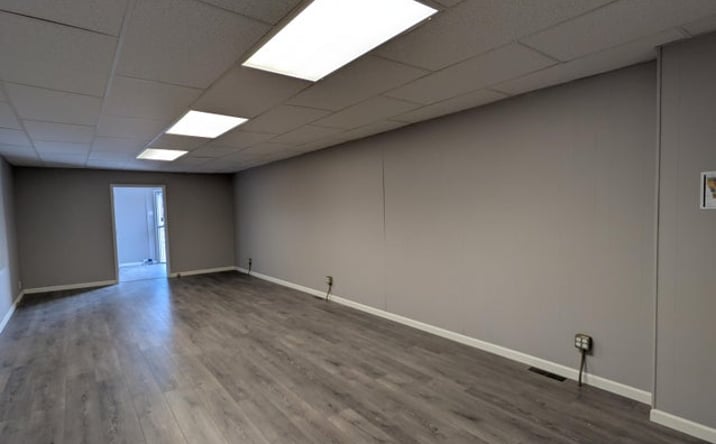 Pictures of Multifamily, Office property located at 400 N 8th St, Council Bluffs, IA 51503 for sales - image #1