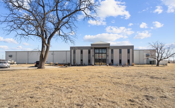 Pictures of Industrial property located at 2068 303rd Ave, Fort Madison, IA 52627 for sales - image #1