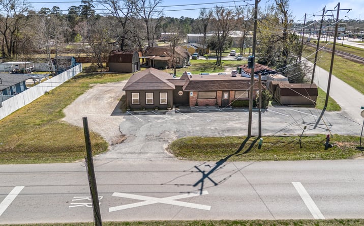Pictures of Retail, Office, Land property located at 101 Silverdale Dr, Conroe, TX 77301 for sales - image #1