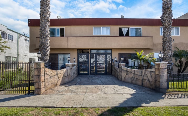 Pictures of Multifamily property located at 2718 Cochran Ave, Los Angeles, CA 90016 for sales - image #1