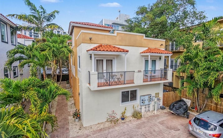 Pictures of Multifamily property located at 2945 Coconut Ave, Miami, FL 33133 for sales - image #1