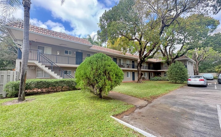 Pictures of Multifamily property located at 1111 SW 4th St, Fort Lauderdale, FL 33312 for sales - image #1