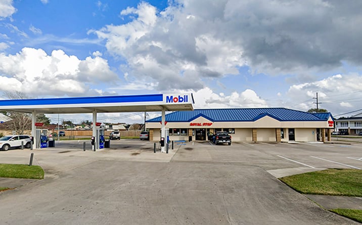 Pictures of Retail property located at 8350 Gladys Ave, Beaumont, TX 77706 for sales - image #1