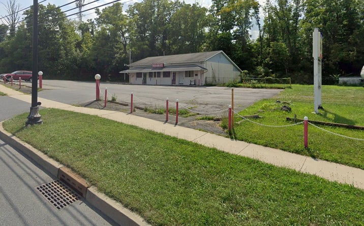 Pictures of Retail property located at 968 Hellertown Rd, Bethlehem, PA 18015 for sales - image #1
