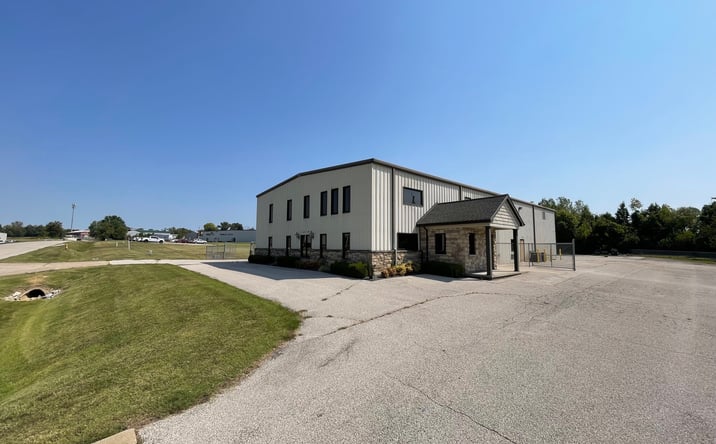 Pictures of Industrial property located at 10105 Hedden Rd, Evansville, IN 47725 for sales - image #1