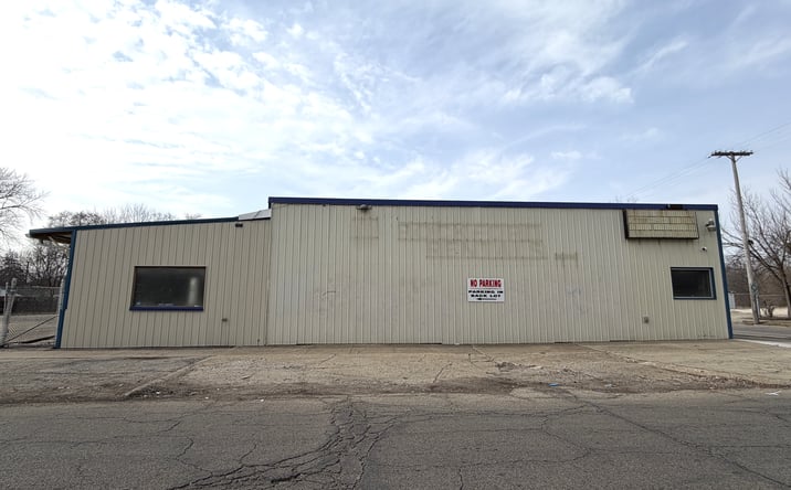 Pictures of Industrial, Retail property located at 1921 Broadway, Rockford, IL 61104 for sales - image #1