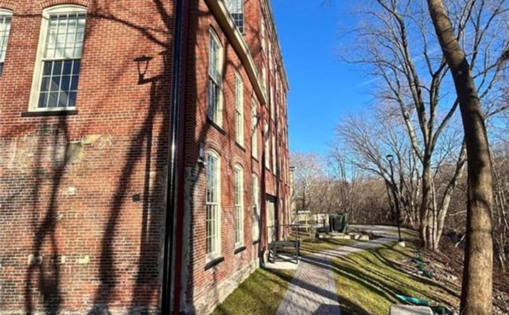 Pictures of Retail, Office property located at 5 Island Place, Woonsocket, RI 02895 for sales - image #1