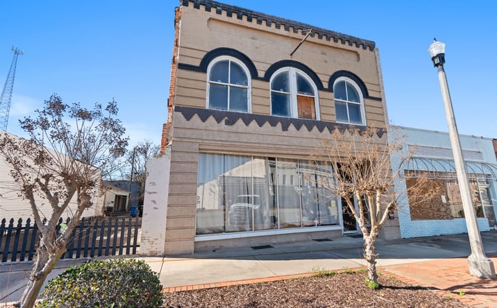 Pictures of Mixed Use, Office, Retail property located at 209 S Dooly St, Montezuma, GA 31063 for sales - image #1