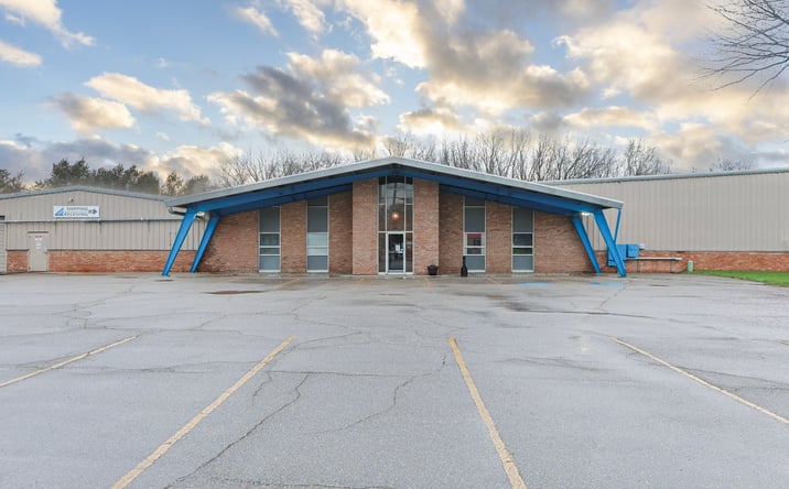 Pictures of Industrial property located at 1600 W Mishawaka Rd, Elkhart, IN 46517 for sales - image #1