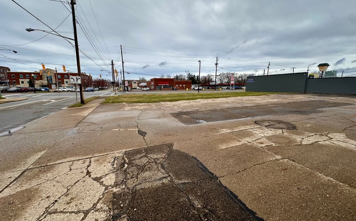 Pictures of Land property located at 317 E State St, Alliance, OH 44601 for sales - image #1