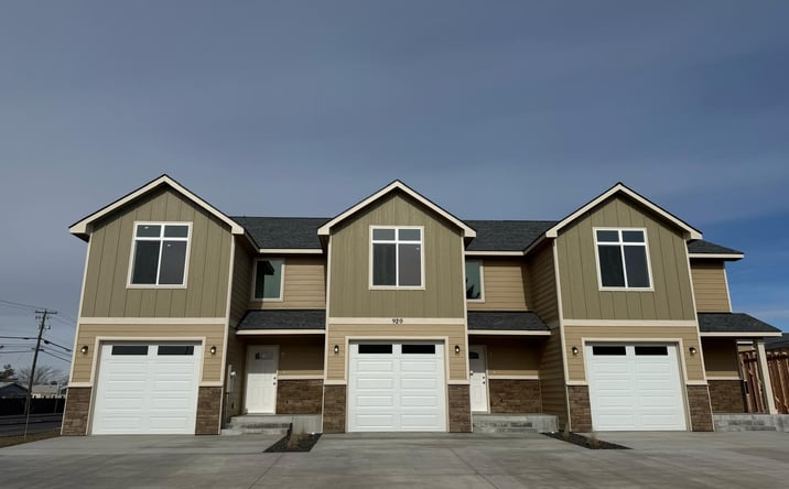 Pictures of Multifamily property located at 920 NW Sunburst Ct, Moses Lake, WA 98837 for sales - image #1