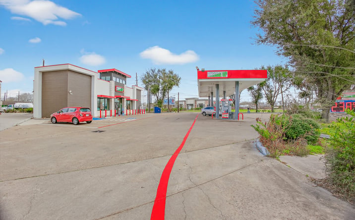 Pictures of Retail property located at 1925 FM 1092 Rd, Stafford, TX 77477 for sales - image #1