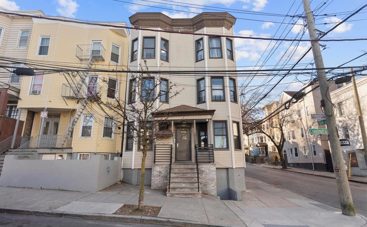 Pictures of Multifamily property located at 58 Chestnut Street, Yonkers, NY 10701 for sales - image #1