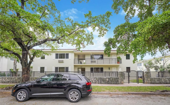 Pictures of Multifamily property located at 35 Antilla Ave, Coral Gables, FL 33134 for sales - image #1