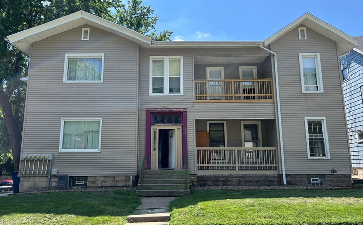 Pictures of Multifamily property located at 313 E Broadway, Monmouth, IL 61462 for sales - image #1