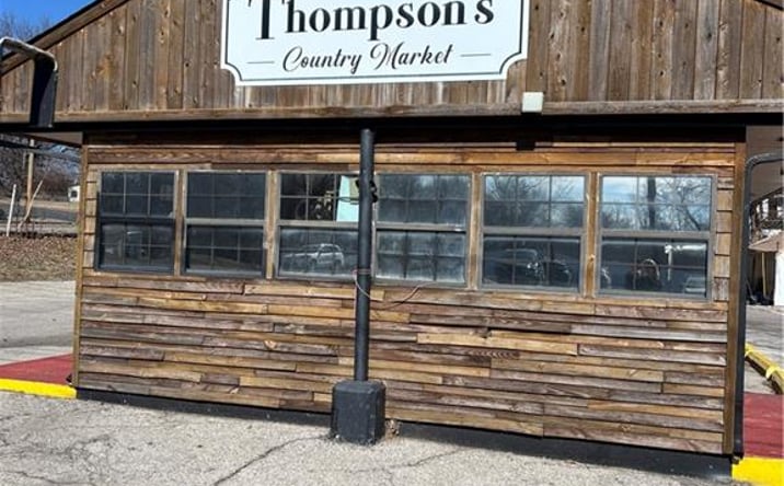 Pictures of Retail property located at 522 East 23rd St S, Independence, MO 64055 for sales - image #1