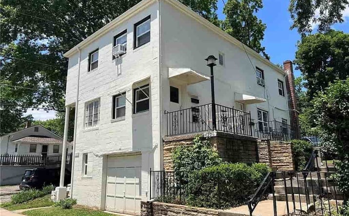 Pictures of Multifamily property located at 1206 W White Oak St, Independence, MO 64050 for sales - image #1